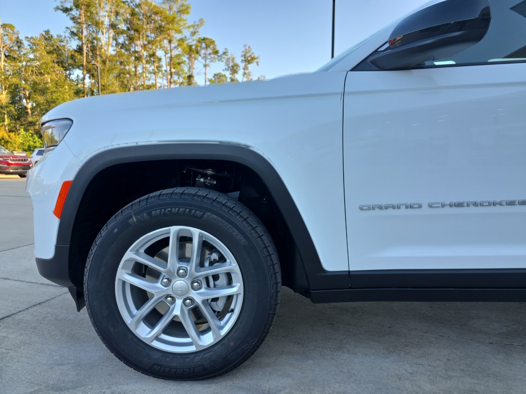 2025 Jeep Grand Cherokee Laredo X photo 4