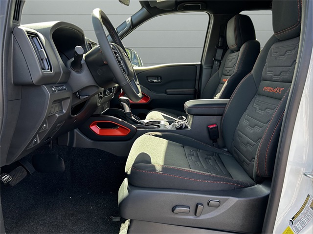 2025 Nissan Frontier PRO-4X photo 23