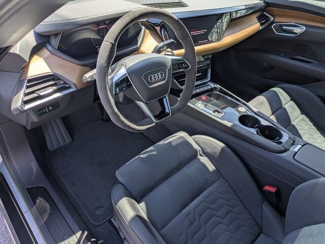 2023 Audi e-tron GT Premium Plus photo 10