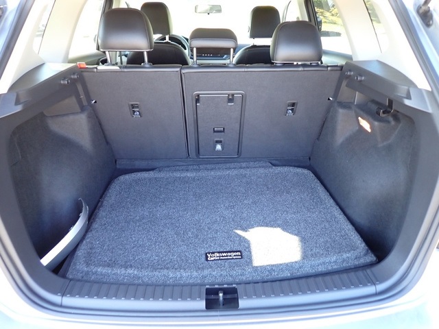 2022 Volkswagen Taos SE photo 4
