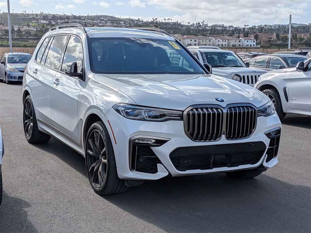 2020 BMW X7 M50i's photo