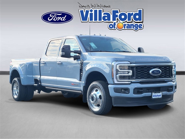 2026 Ford F-350 Super Duty Platinum's photo