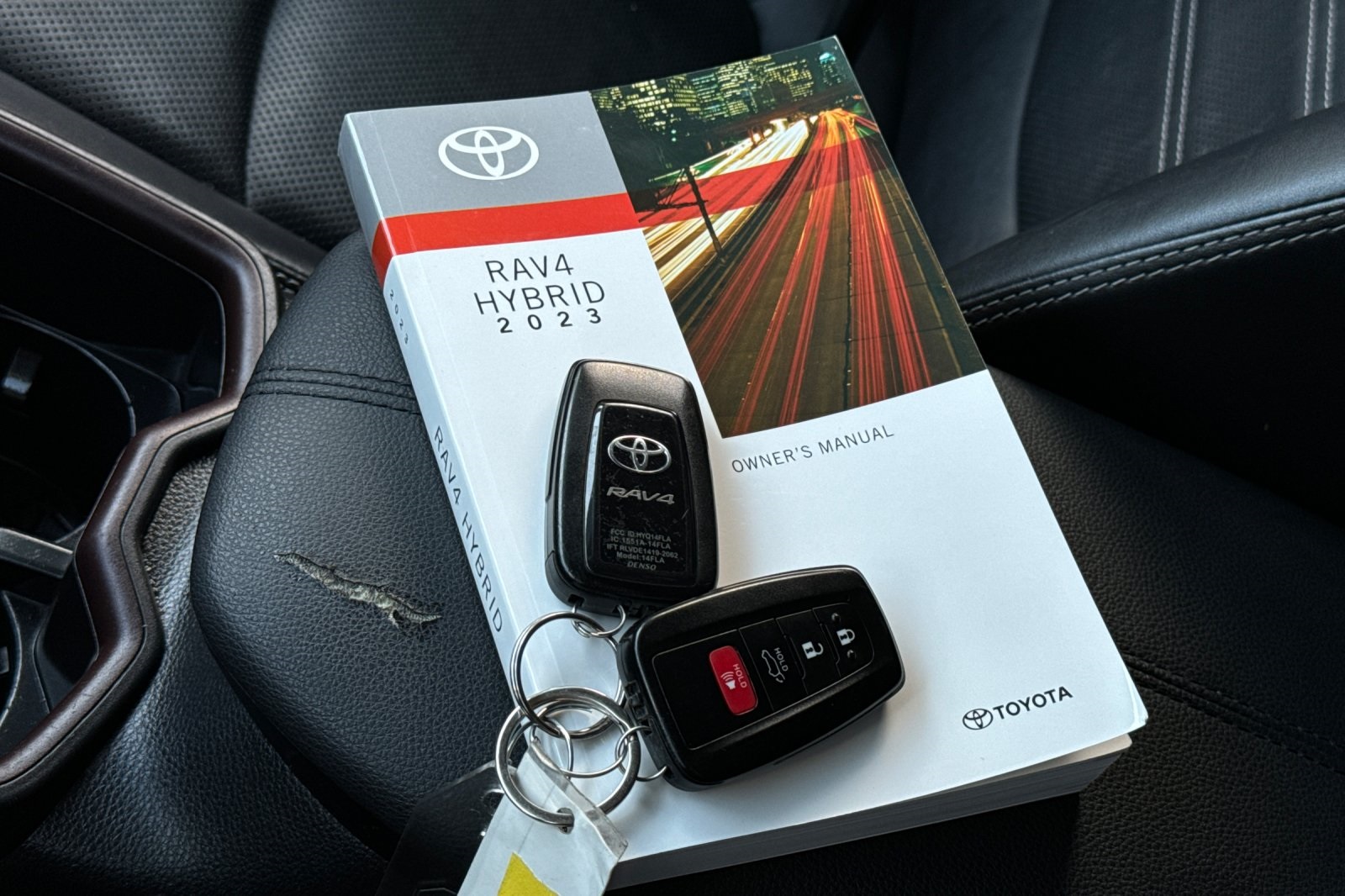 2023 Toyota RAV4 Hybrid Limited photo 8