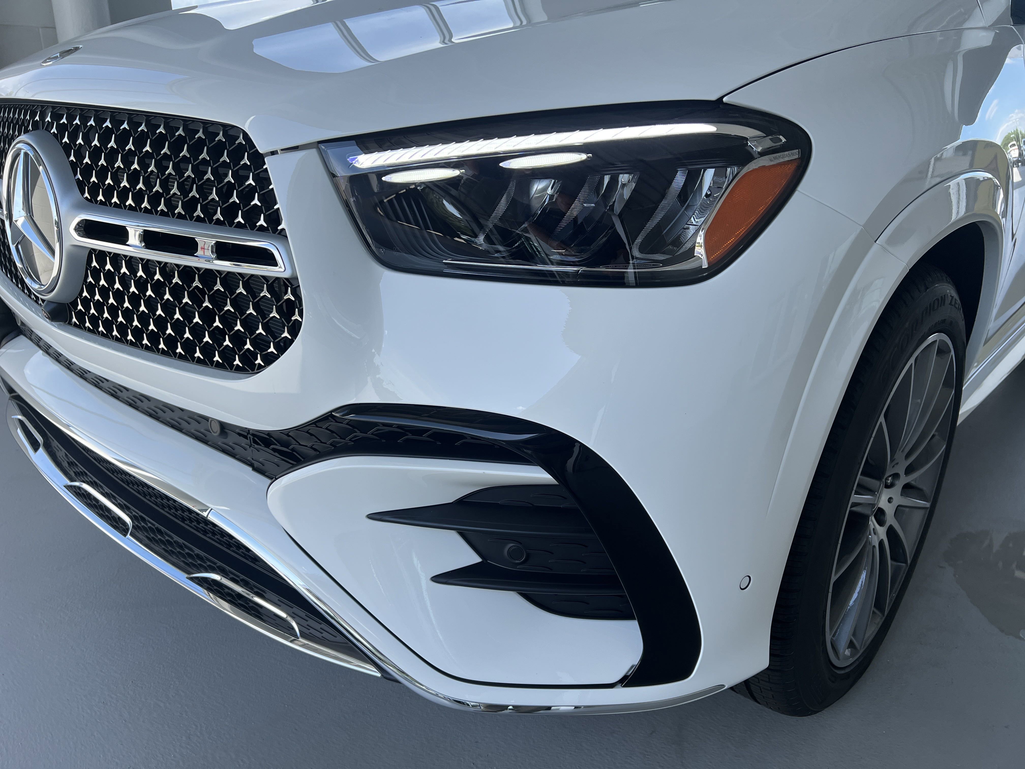 2025 Mercedes Benz GLE 350 4MATIC photo 3