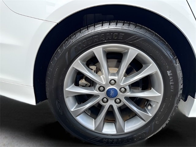 2017 Ford Fusion SE photo 19