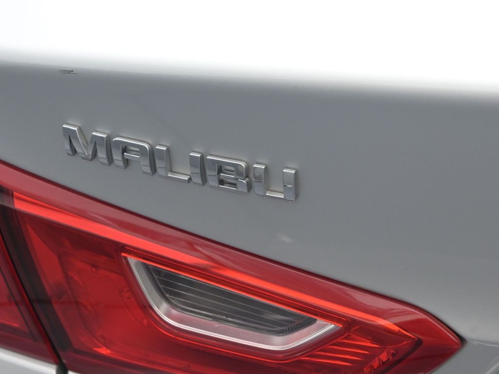 2018 Chevrolet Malibu 1LT photo 23