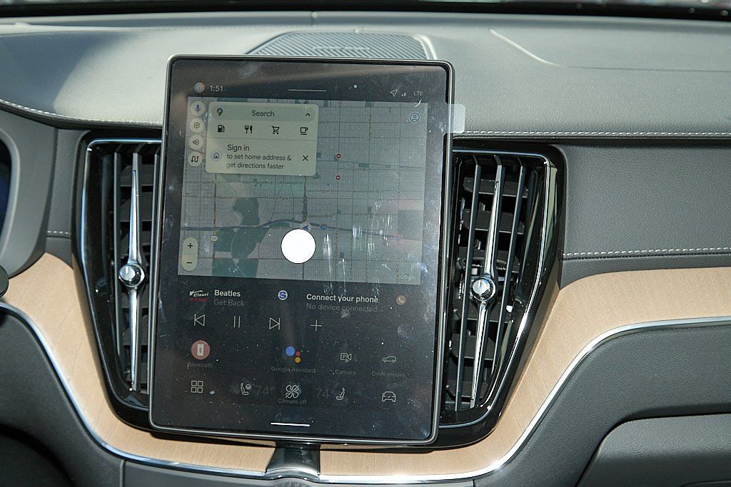 2026 VOLVO XC60 - Image 25