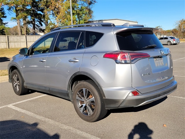 2018 Toyota RAV4 XLE photo 4