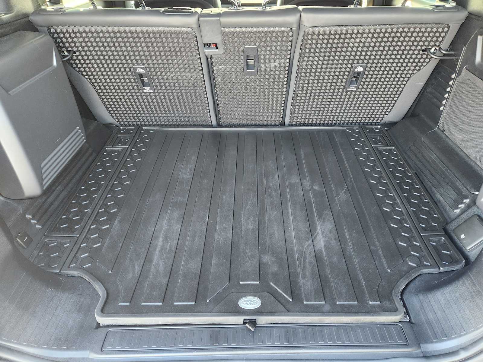 2024 Land Rover Defender Carpathian Edition photo 31