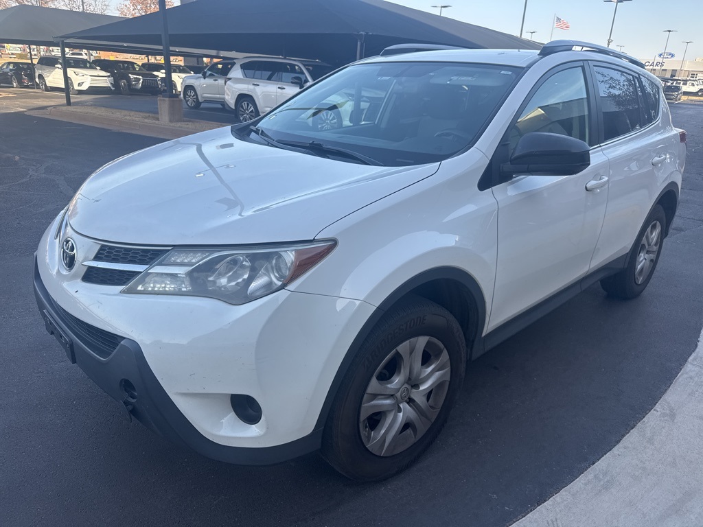 2014 Toyota RAV4 LE's photo
