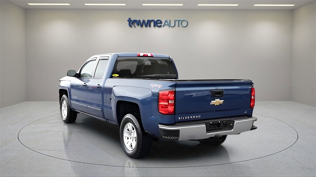 2017 Chevrolet Silverado 1500 LT photo 4