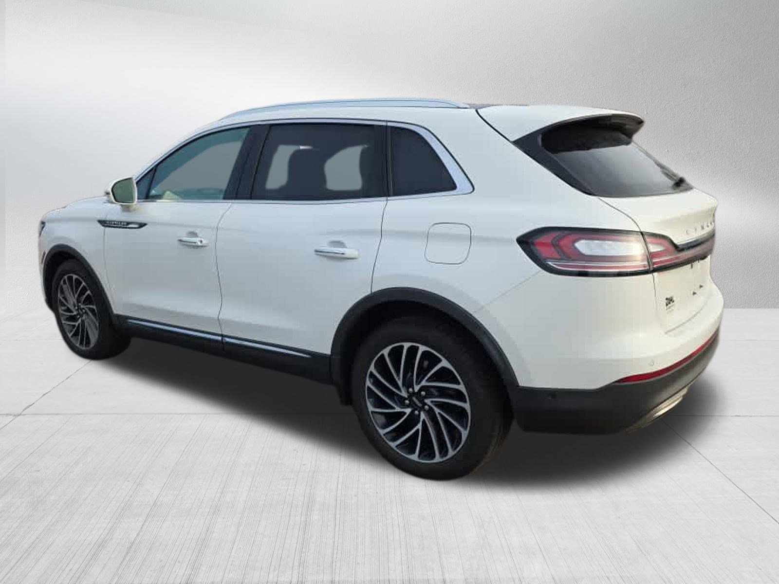 2020 Lincoln Nautilus Reserve photo 2