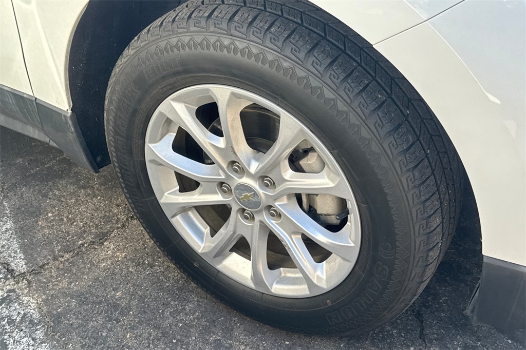 2020 Chevrolet Equinox LS photo 4