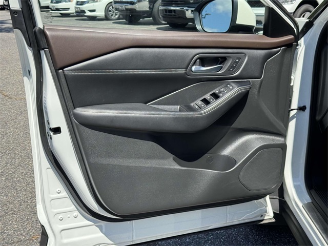 2023 Nissan Rogue SL photo 26