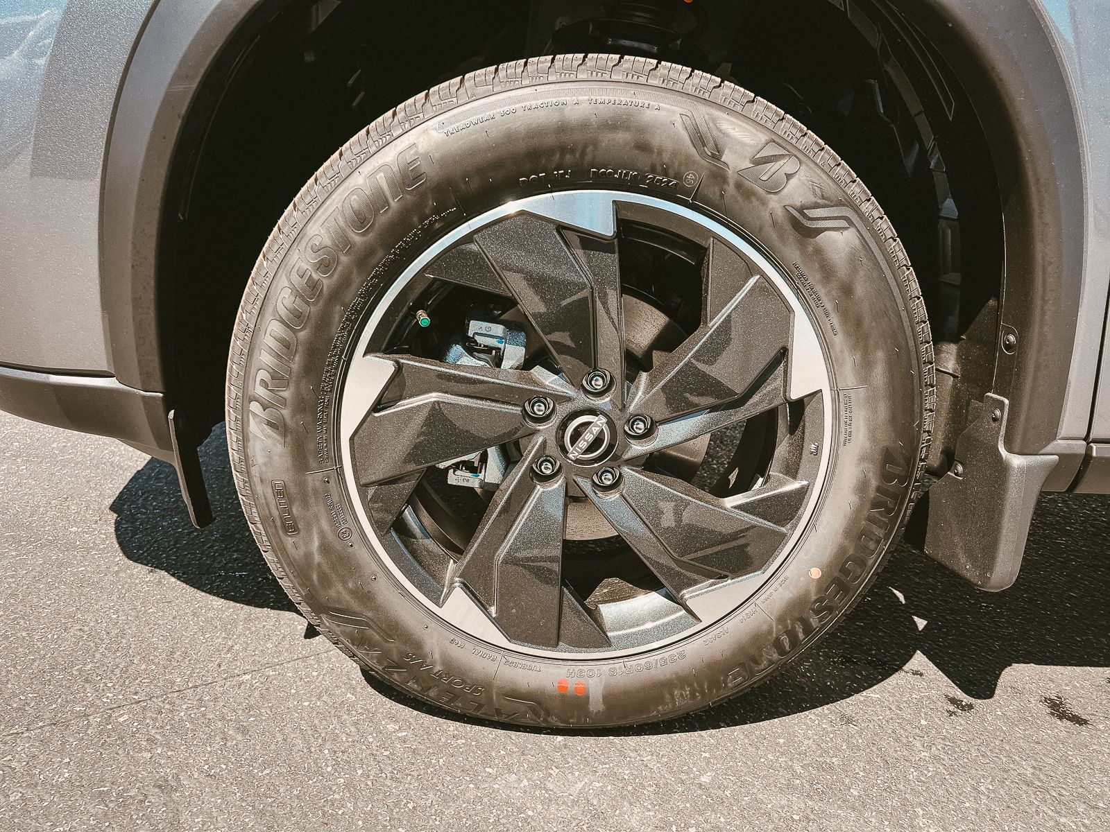 2026 Nissan Rogue SV photo 4