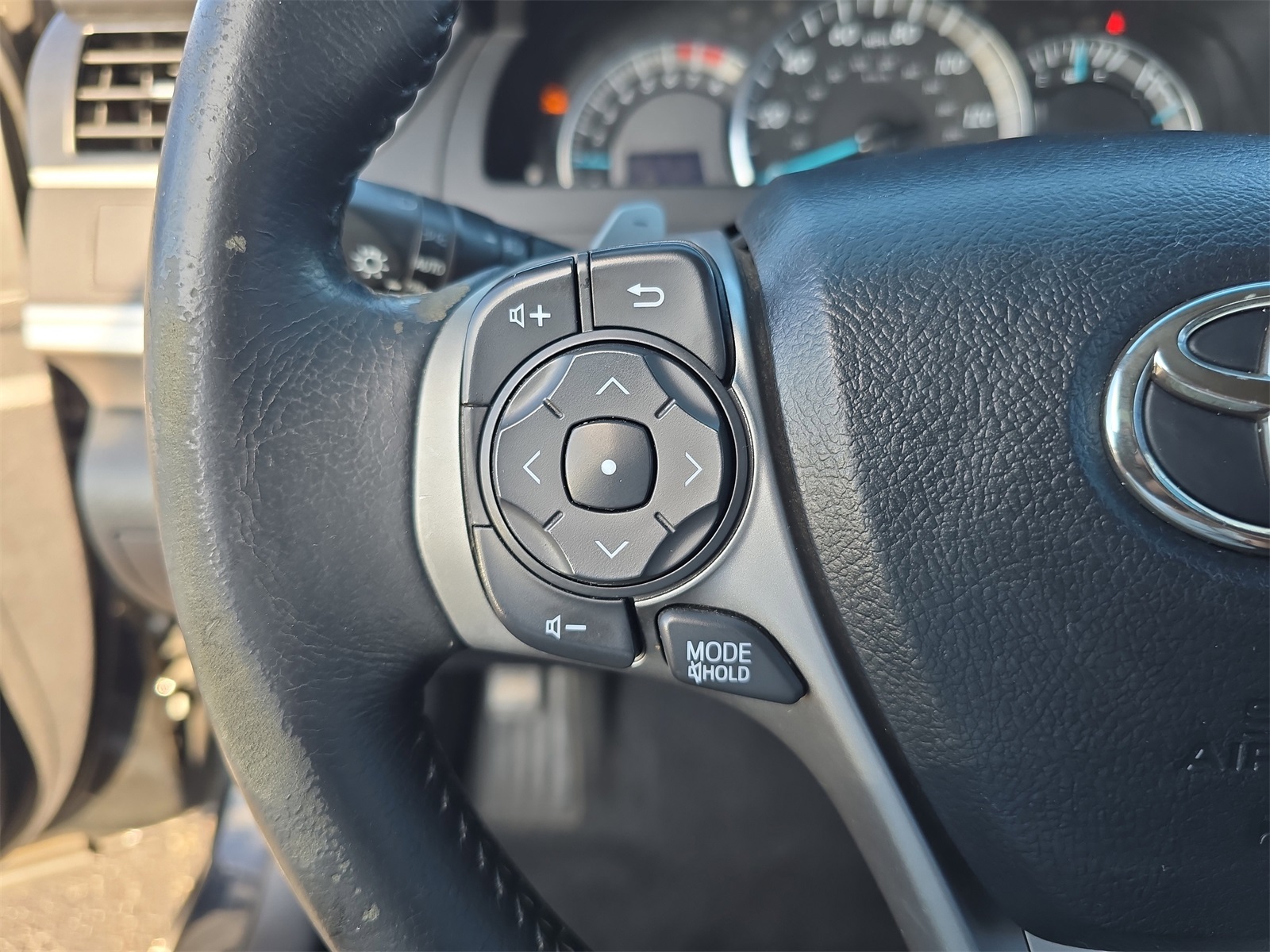 2013 Toyota Camry SE photo 17
