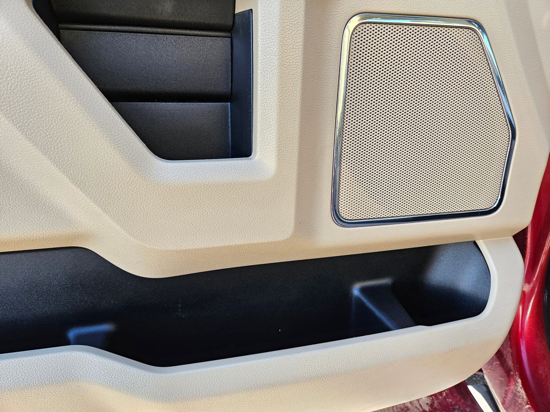 2018 Ford F-150 Lariat photo 12