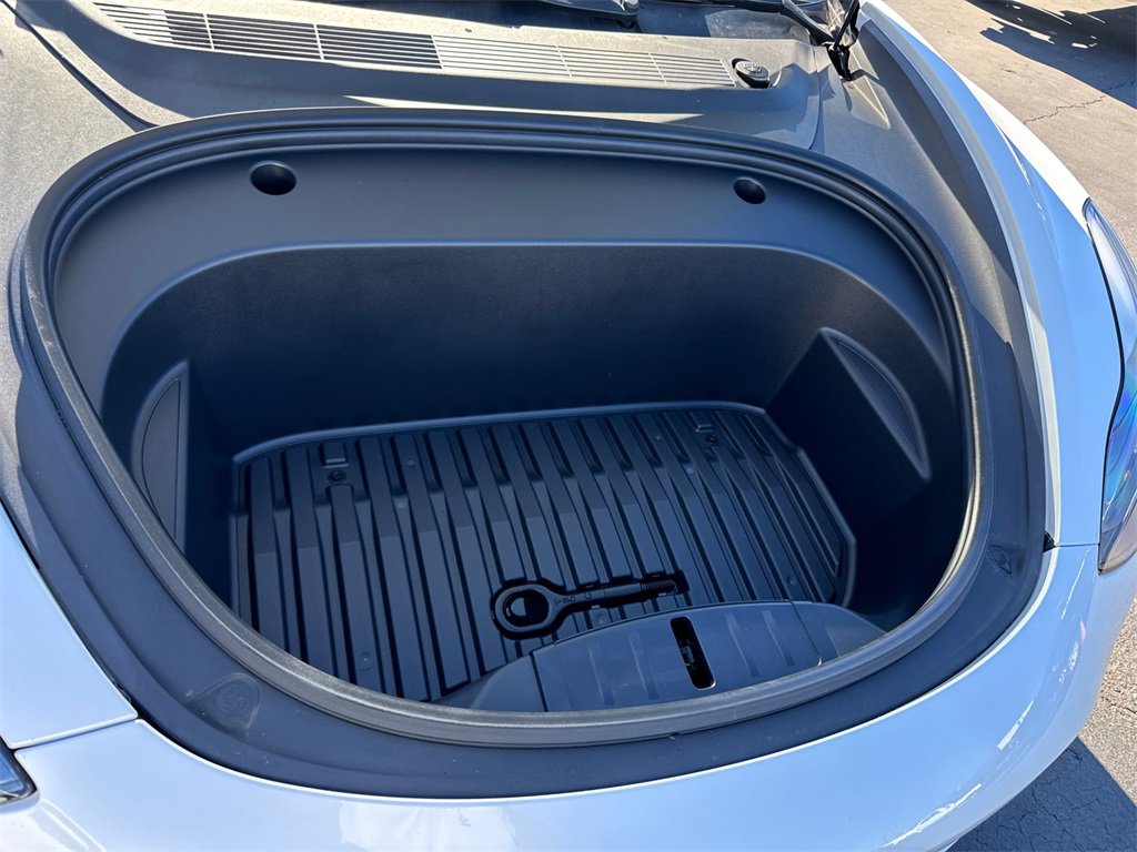 2021 Tesla Model 3 Standard Range Plus photo 4