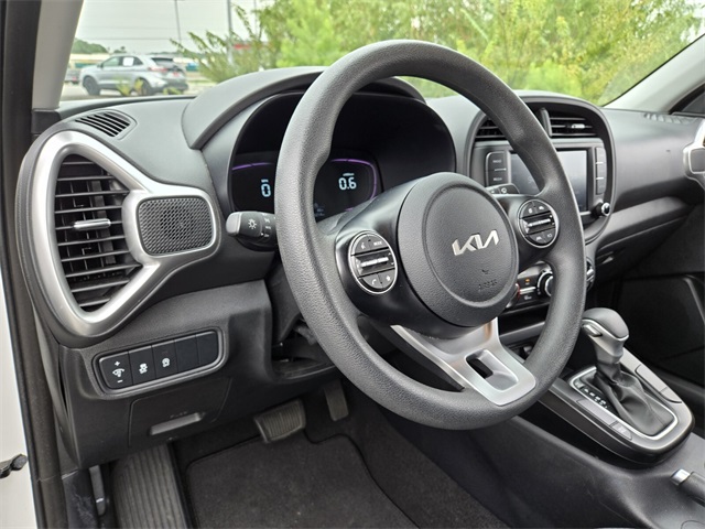 2024 Kia Soul LX photo 8