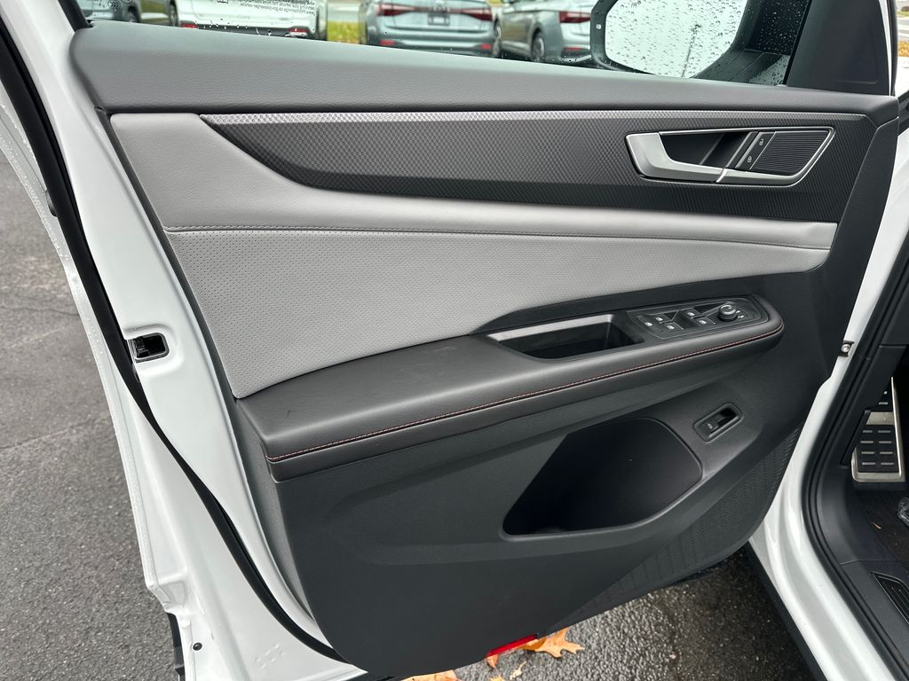 2026 Volkswagen Atlas Peak Edition SE photo 4