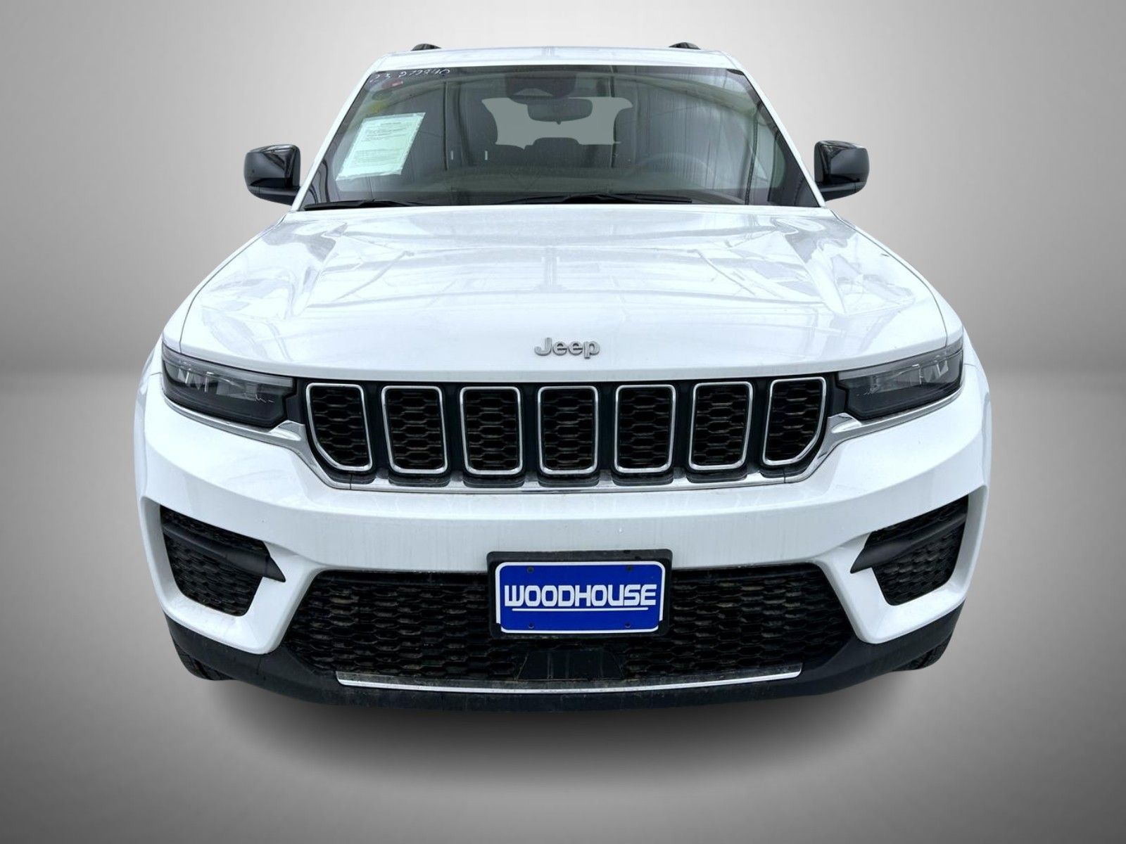 2023 Jeep Grand Cherokee Laredo photo 2