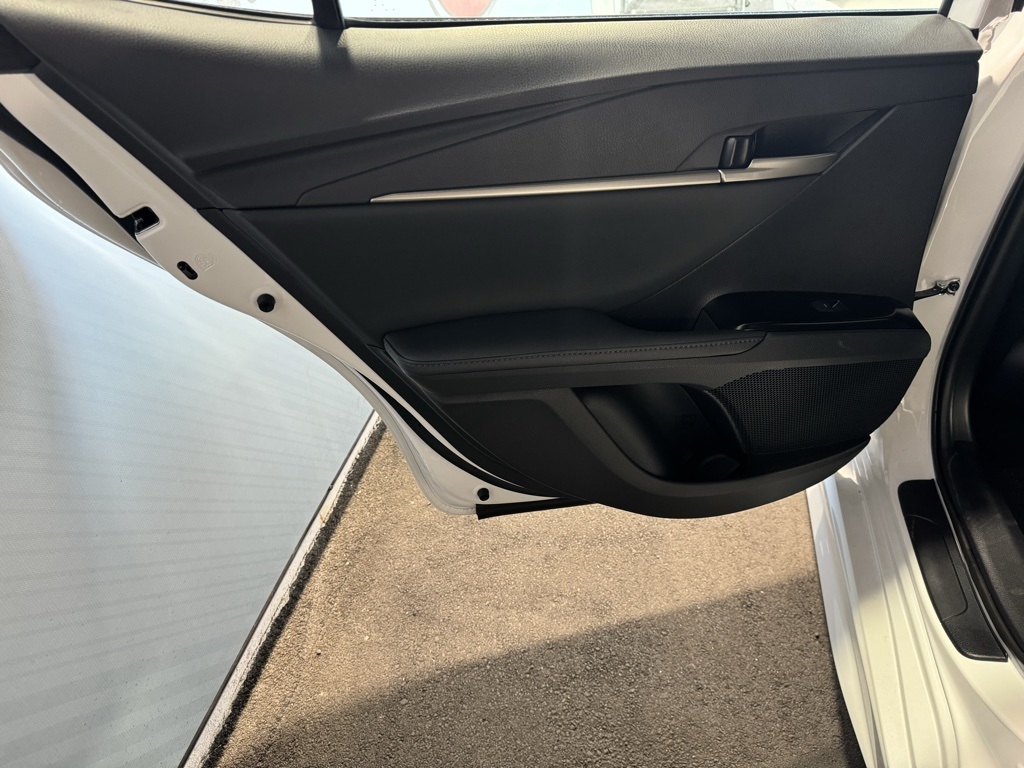 2025 Toyota Camry photo 19