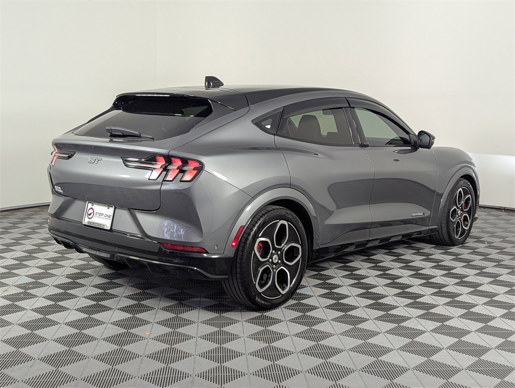 2023 Ford Mustang Mach-E GT photo 4