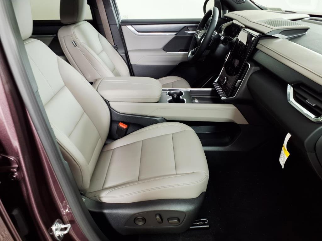 2026 Gmc Acadia Elevation photo 16