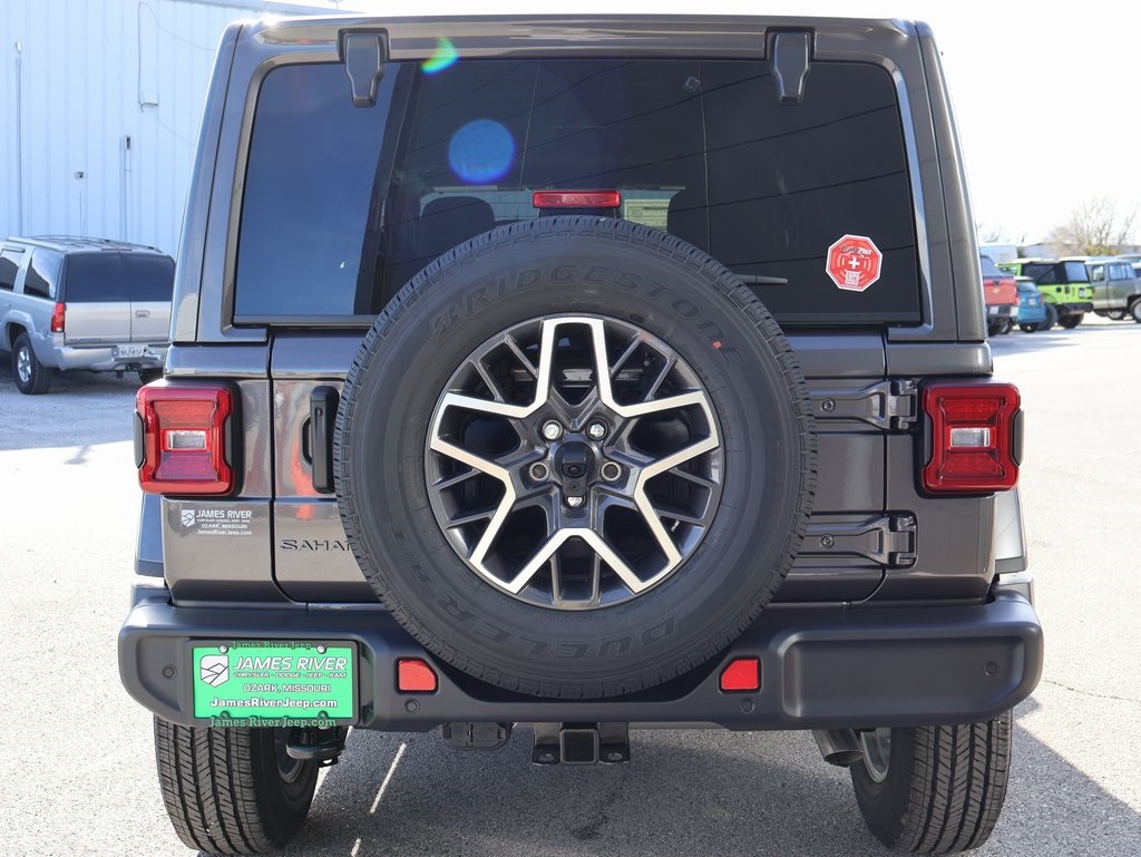 2026 Jeep Wrangler Sahara photo 4