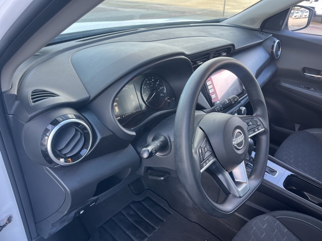 2024 Nissan Kicks SV photo 10