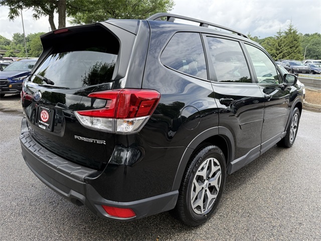 2022 Subaru Forester Premium photo 4