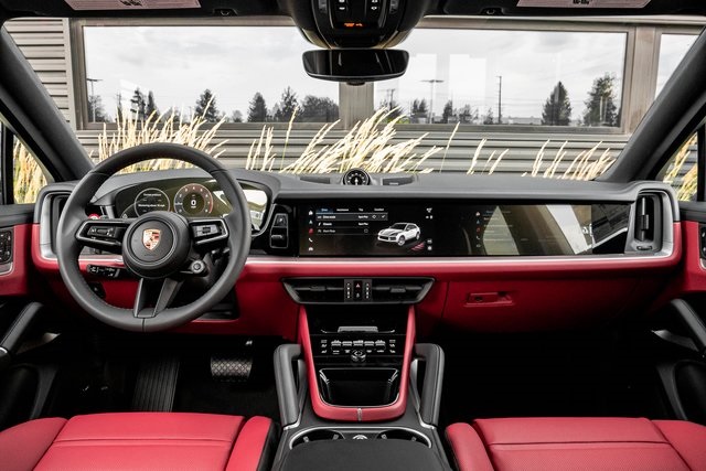 2025 Porsche Cayenne Coupe photo 14