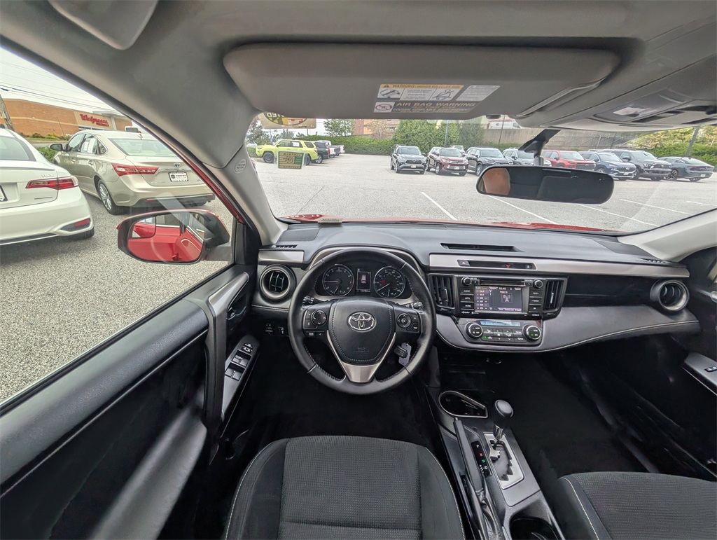 2016 Toyota RAV4 XLE photo 8