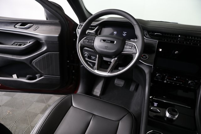 2025 Jeep Grand Cherokee Limited photo 20
