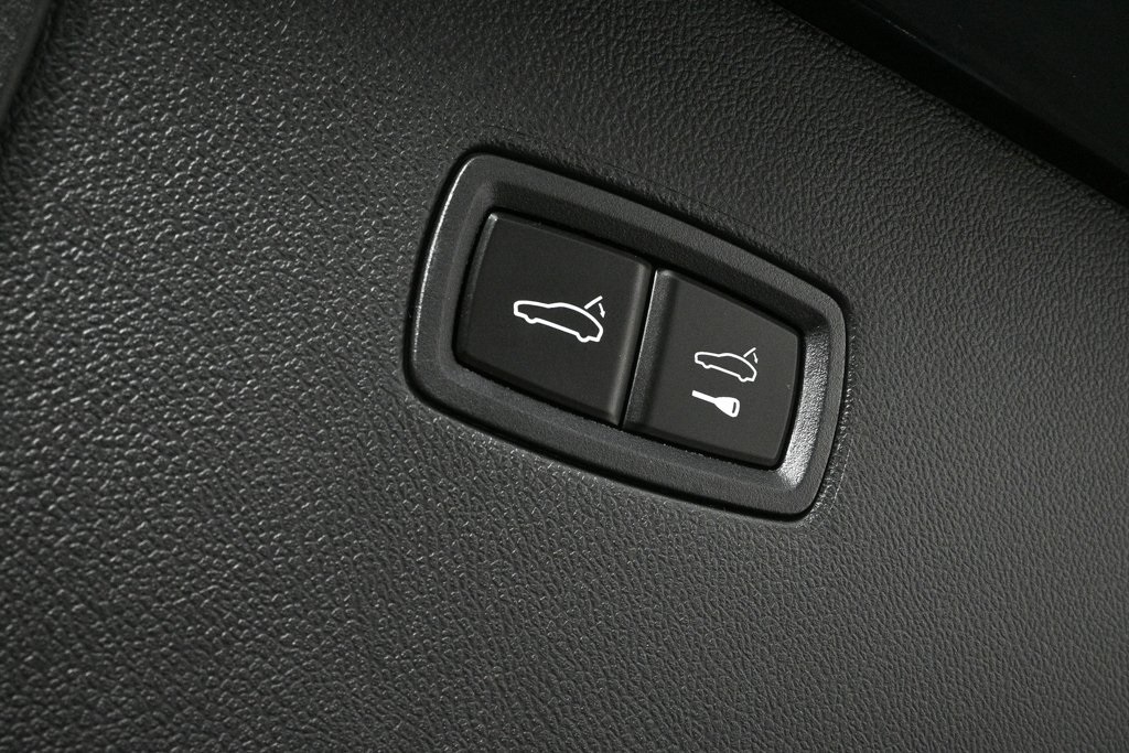 2026 Porsche Cayenne Coupe photo 29