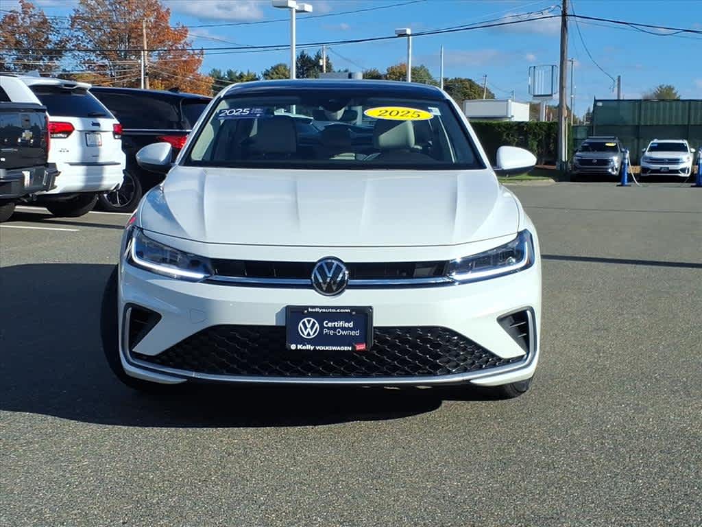 2025 Volkswagen Jetta SE photo 2