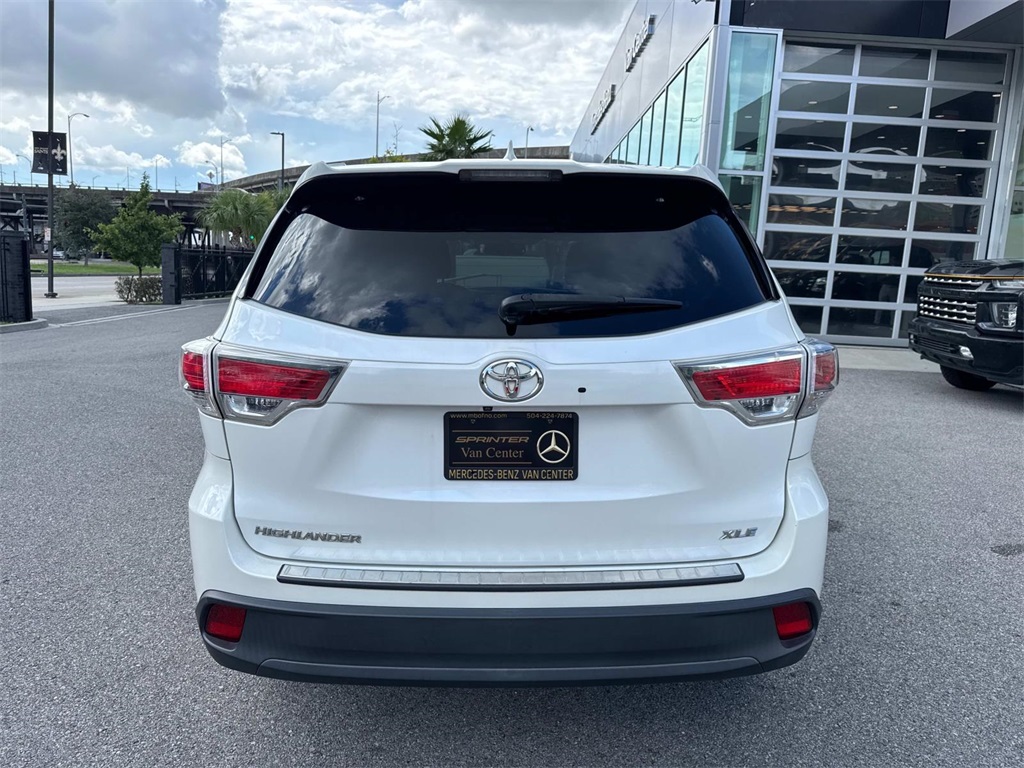 2016 Toyota Highlander XLE photo 3