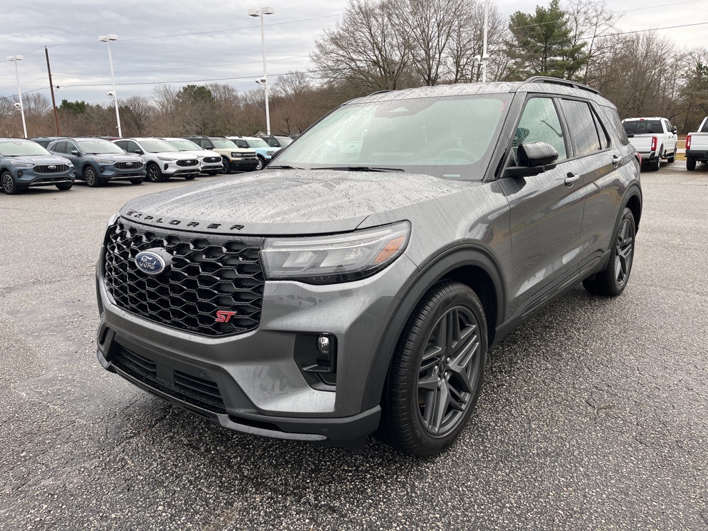 2026 Ford Explorer ST's photo