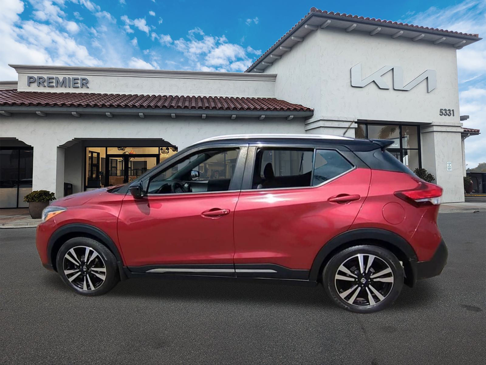 2020 Nissan Kicks SR photo 3