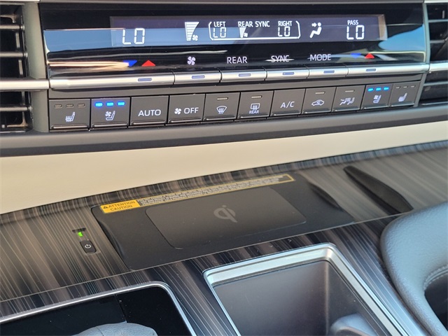 2023 Toyota Sienna Platinum photo 24
