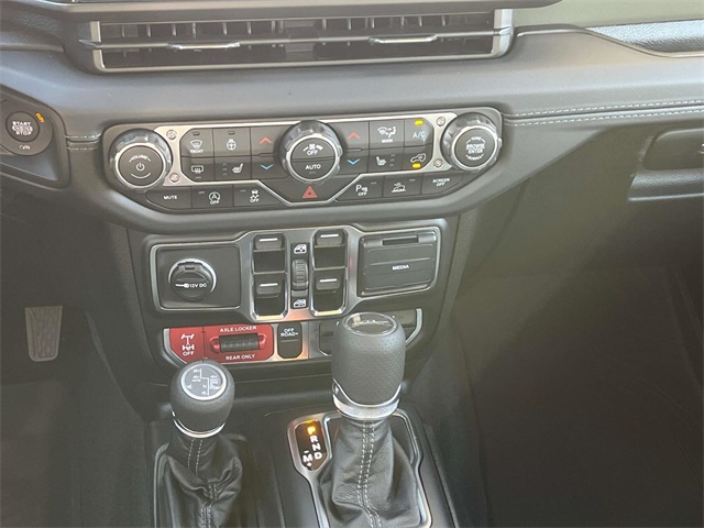 2025 Jeep Gladiator Mojave photo 14