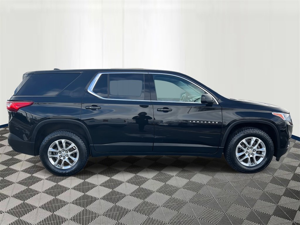 2021 Chevrolet Traverse LS photo 5
