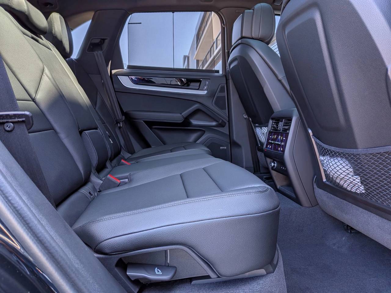 2025 Porsche Cayenne photo 22