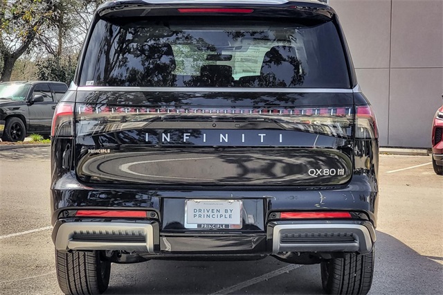 2025 Infiniti QX80 Luxe photo 5