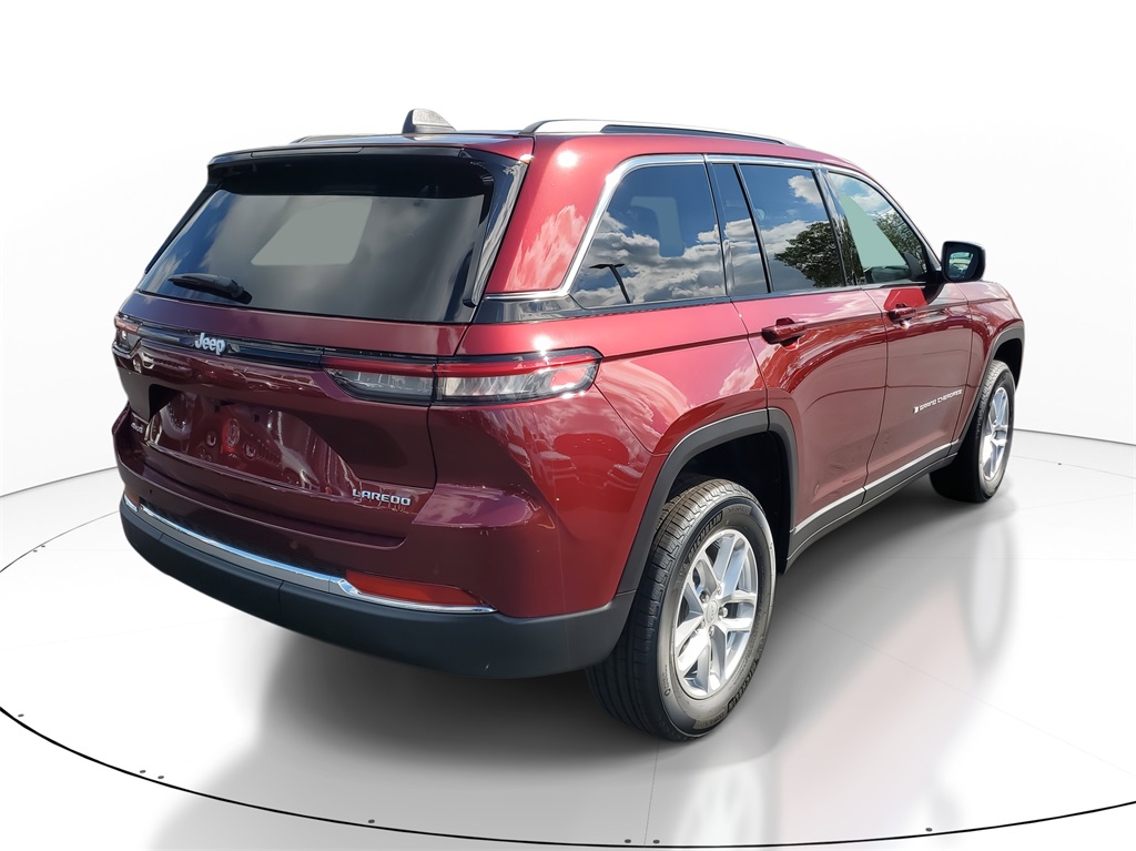 2025 Jeep Grand Cherokee Laredo X photo 3