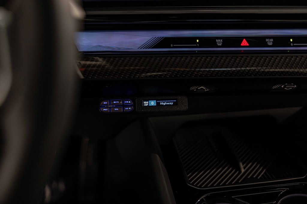 2025 BMW M5 - Image 27