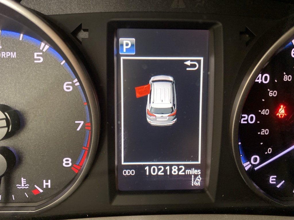 2018 Toyota RAV4 LE photo 18