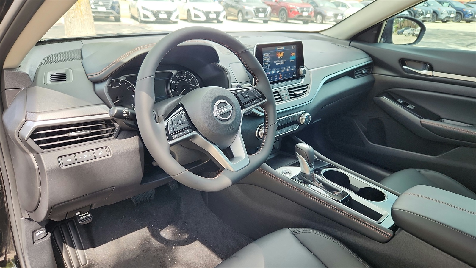 2025 Nissan Altima 2.5 SR photo 9