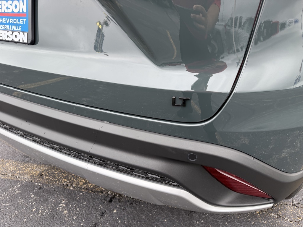 2025 Chevrolet Trax LT photo 3