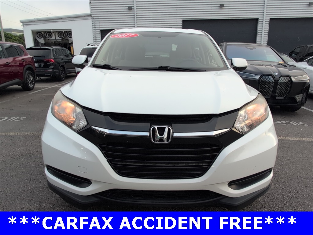 2017 Honda HR-V LX photo 2